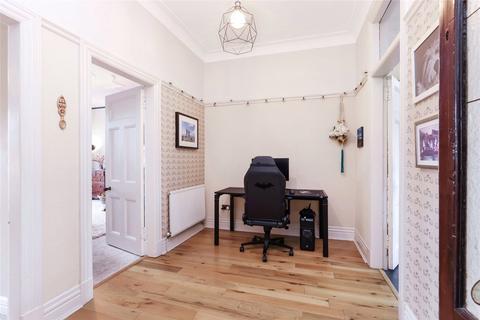 1 bedroom flat for sale, Kennyhill Square, Dennistoun, Glasgow, G31
