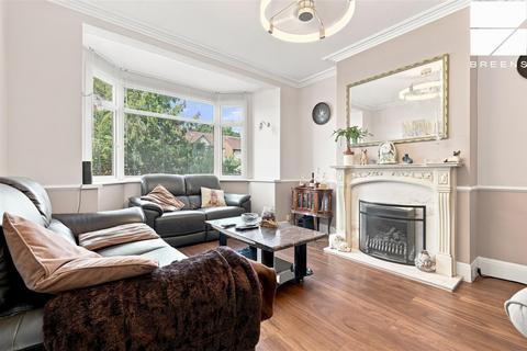4 bedroom semi-detached house for sale, Lynton Road, E4