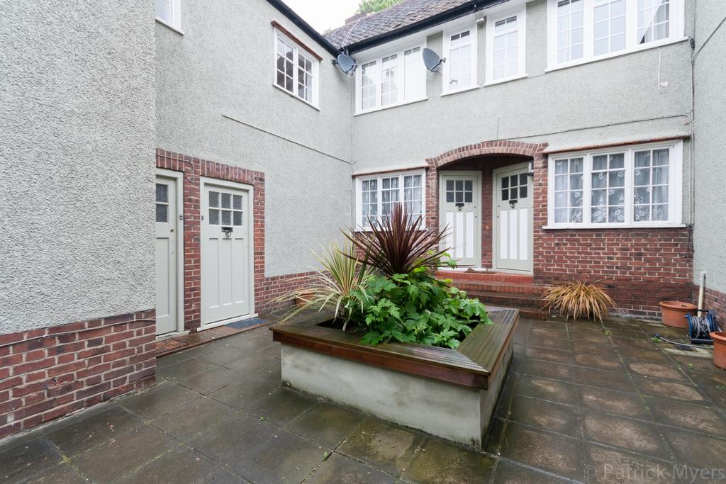 Apartment in London - More