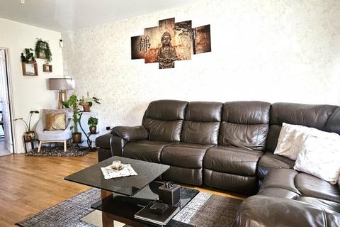 3 bedroom terraced house to rent, Bluebell Terrace, West Drayton, UB7