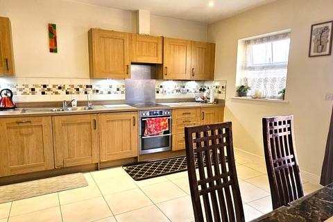 3 bedroom terraced house to rent, Bluebell Terrace, West Drayton, UB7