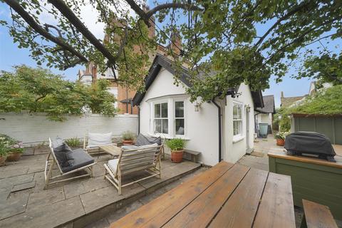 2 bedroom detached house for sale, Hazlewell Road, Putney