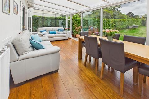 undefined, Meadway, Ruislip HA4