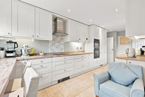 4 bedroom detached house for sale, Wyatts Green Road, Wyatts Green, CM15