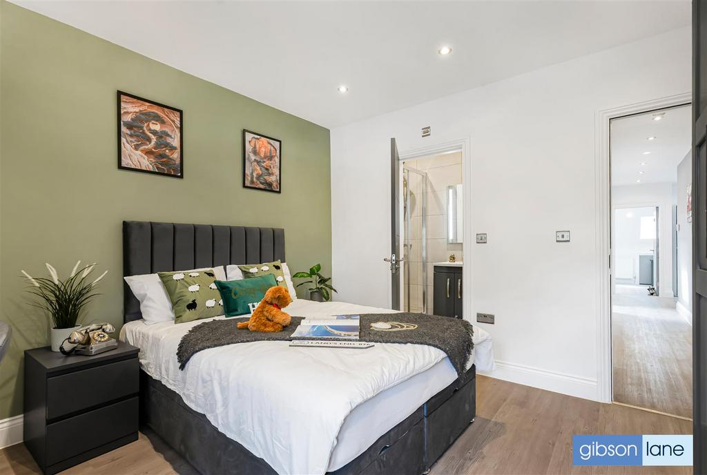 House in Kingston Upon Thames - View 2