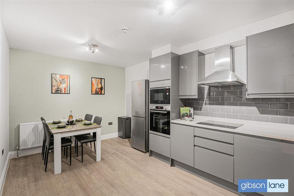 House in Kingston Upon Thames - View 5