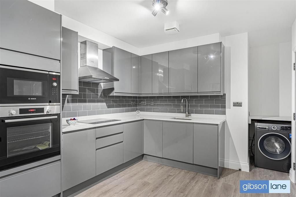 House in Kingston Upon Thames - More