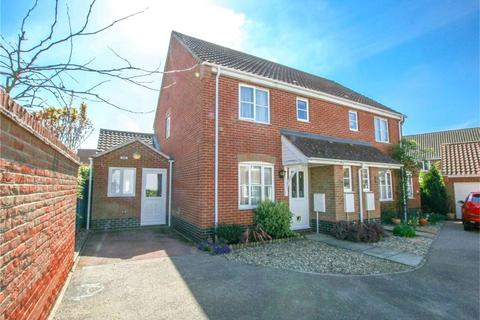 3 bedroom house to rent, Tortoiseshell Way, Wymondham, NR18