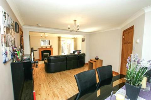 3 bedroom house to rent, Tortoiseshell Way, Wymondham, NR18