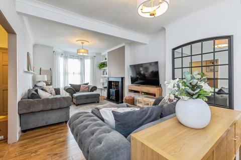 5 bedroom end of terrace house for sale, Paget Street, Gillingham, Kent, ME7