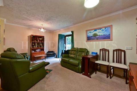 2 bedroom retirement property for sale, Billy Lows Lane, Potters Bar, EN6