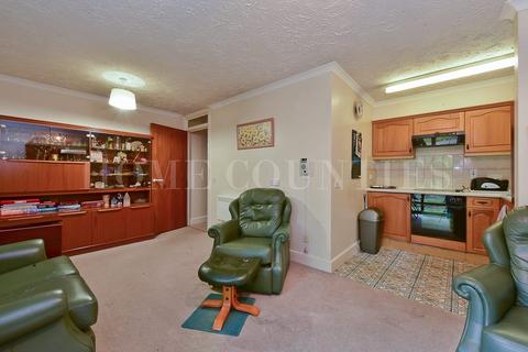 2 bedroom retirement property for sale, Billy Lows Lane, Potters Bar, EN6