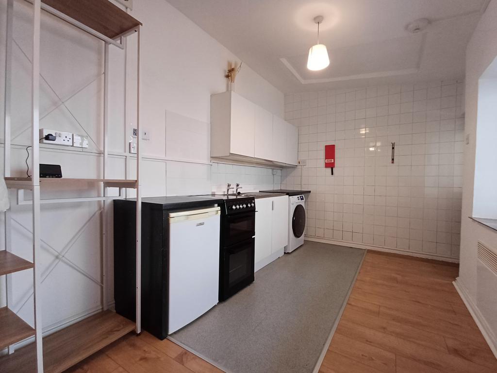 Apartment in Cardiff, Cathays - View 2