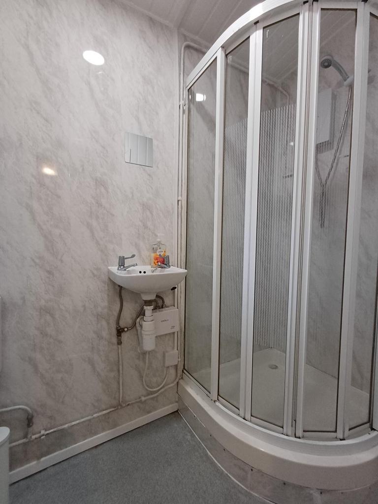 Apartment in Cardiff, Cathays - View 5