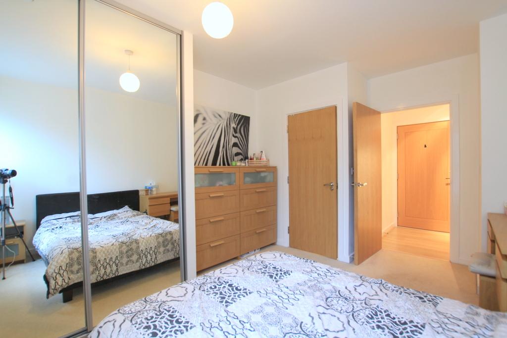 Apartment in London - View 3