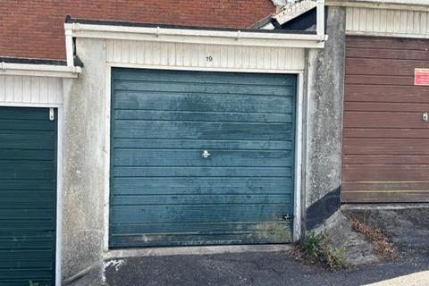 Garage to rent, Headway Rise, Teignmouth, TQ14