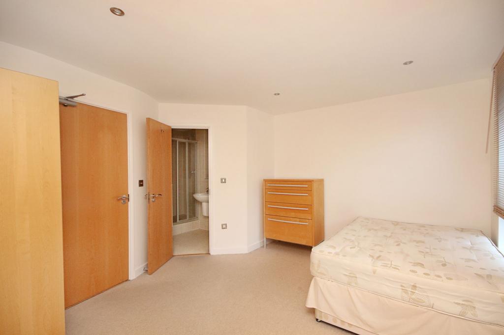 Apartment in Sheffield - View 3