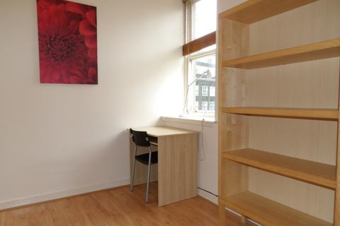 undefined, Ingram Street, Glasgow, G1