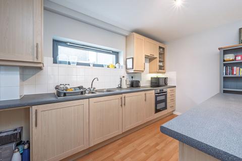 2 bedroom flat for sale, Kilburn High Road, Kilburn, London, NW6