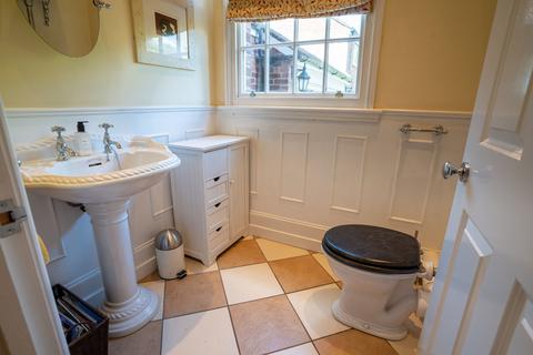 7 bedroom detached house for sale, Comberton Road, Kidderminster, DY10 4AA