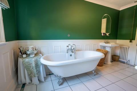 7 bedroom detached house for sale, Comberton Road, Kidderminster, DY10 4AA