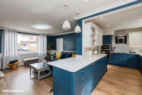 3 bedroom semi-detached house for sale, Pegasus Road, Farnborough, GU14