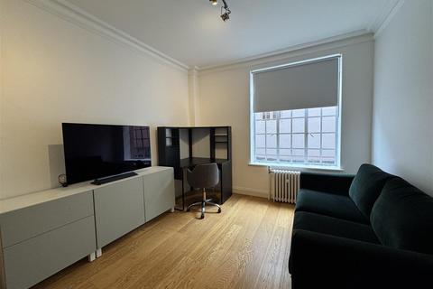 1 bedroom flat to rent, Hallam Street, London