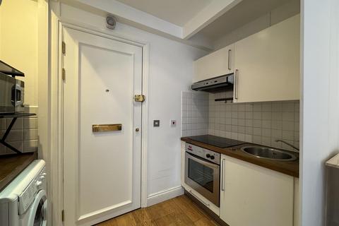 1 bedroom flat to rent, Hallam Street, London