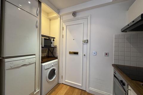 1 bedroom flat to rent, Hallam Street, London
