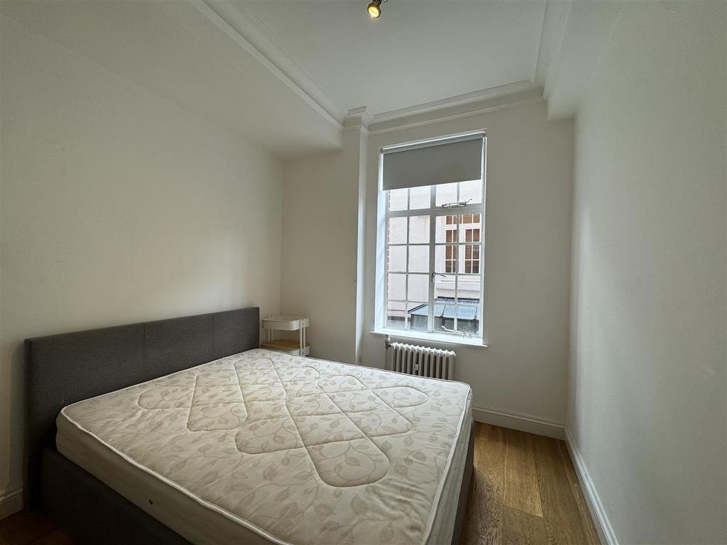 House in London - View 5
