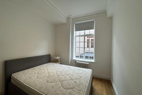 1 bedroom flat to rent, Hallam Street, London
