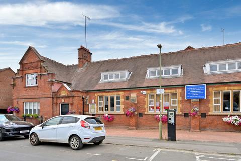 1 bedroom apartment to rent, Queen Street, Henley-on-Thames, Oxfordshire, RG9