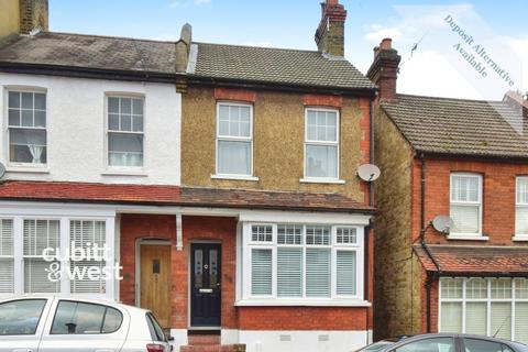2 bedroom end of terrace house to rent, Sunnydene Road Purley CR8