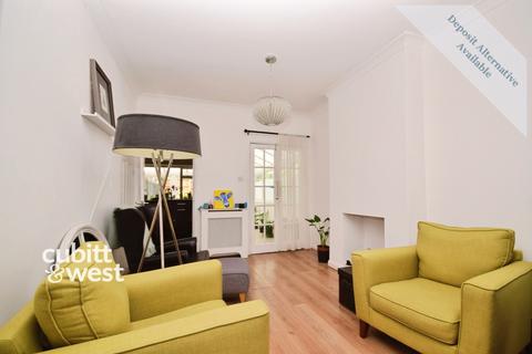 2 bedroom end of terrace house to rent, Sunnydene Road Purley CR8