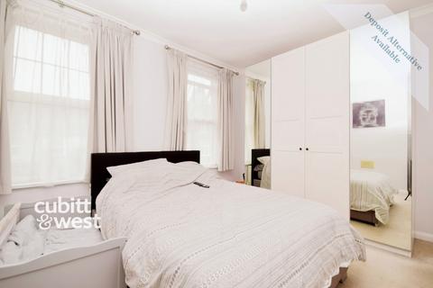 2 bedroom end of terrace house to rent, Sunnydene Road Purley CR8