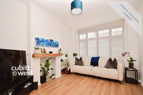 2 bedroom end of terrace house to rent, Sunnydene Road Purley CR8