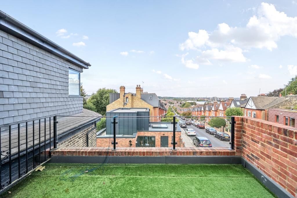 Apartment in London - View 3