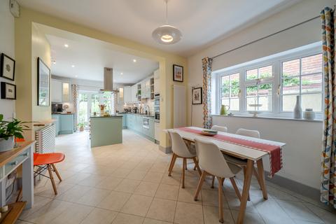 4 bedroom detached house for sale, Lancaster Avenue, Farnham, GU9