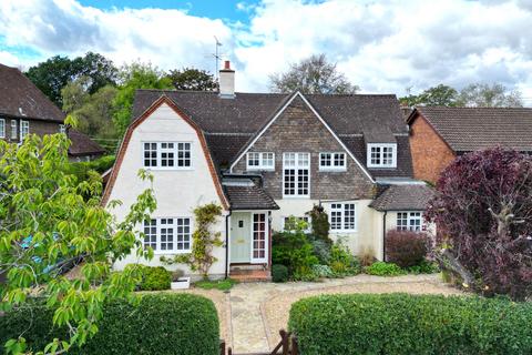 4 bedroom detached house for sale, Lancaster Avenue, Farnham, GU9