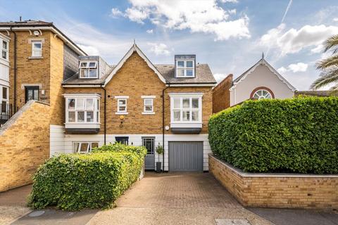 Brooks Road, London W4