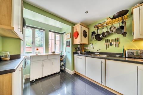 4 bedroom townhouse for sale, Convent Close, Woking, GU22