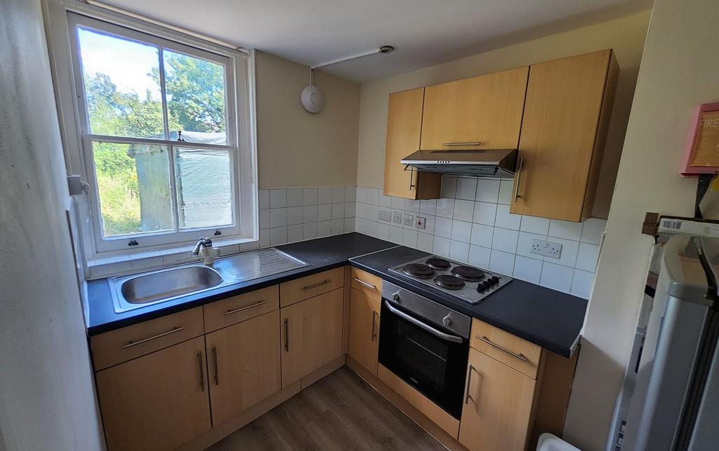 Apartment in Croydon - View 2