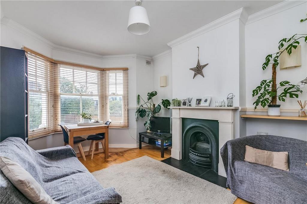 Apartment in London - View 2