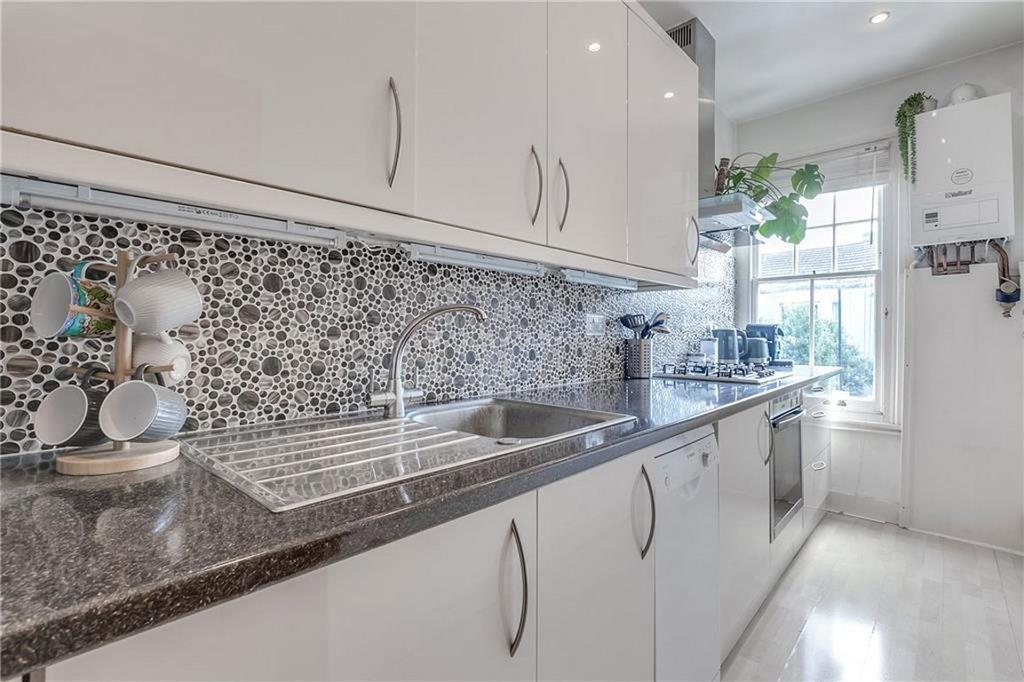 Apartment in London - View 3