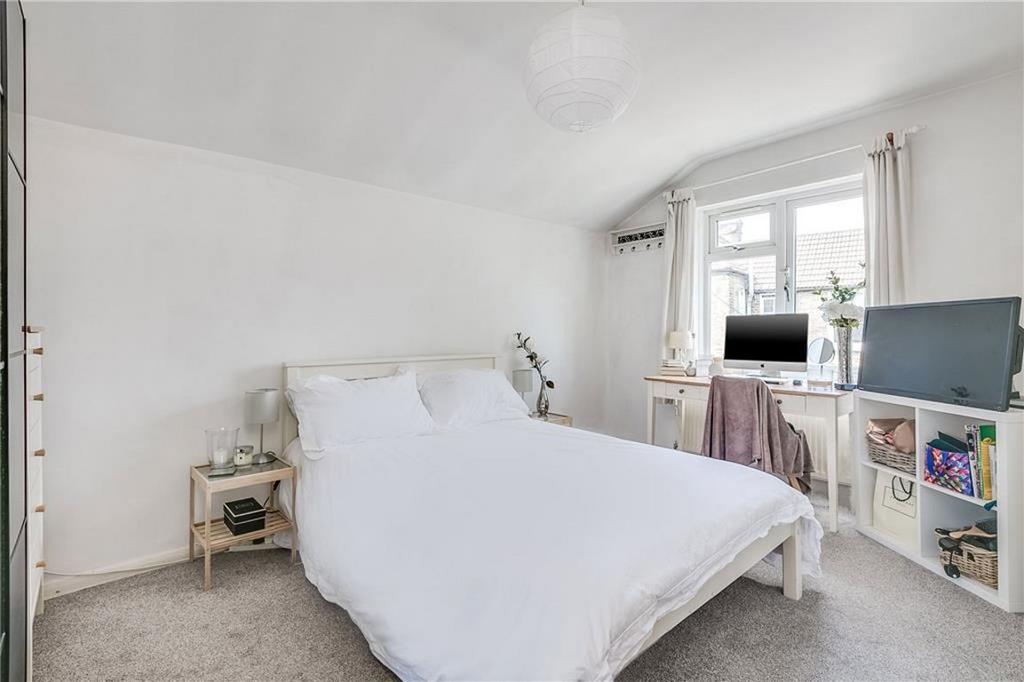 Apartment in London - View 5