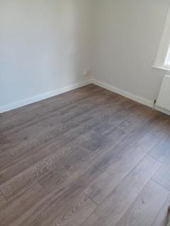 2 bedroom flat to rent, Brookdale Road, London SE6