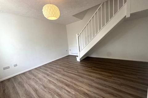 2 bedroom end of terrace house to rent, Hepworth Avenue, Bury St. Edmunds