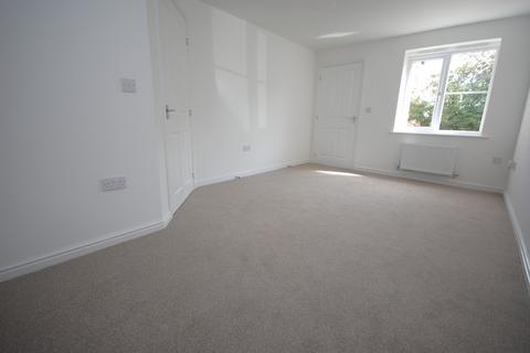 3 bedroom semi-detached house to rent, Greenfields Drive, Newport