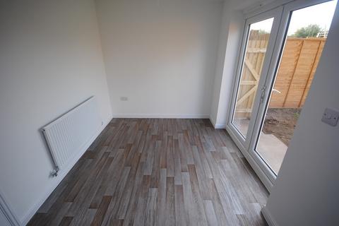 3 bedroom semi-detached house to rent, Greenfields Drive, Newport