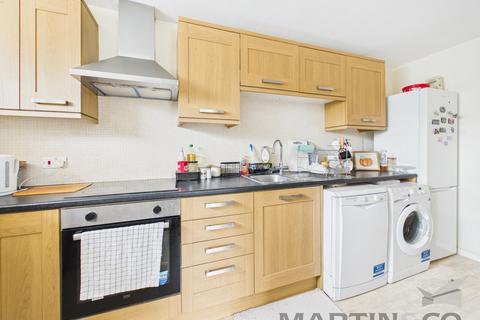 2 bedroom flat for sale, Ramsbury Road